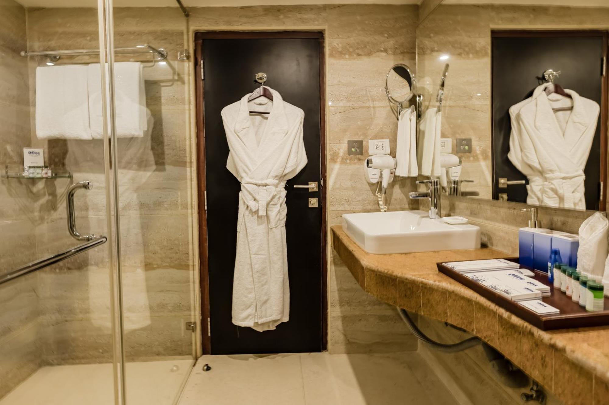 Olive Downtown Otel Kochi Dış mekan fotoğraf